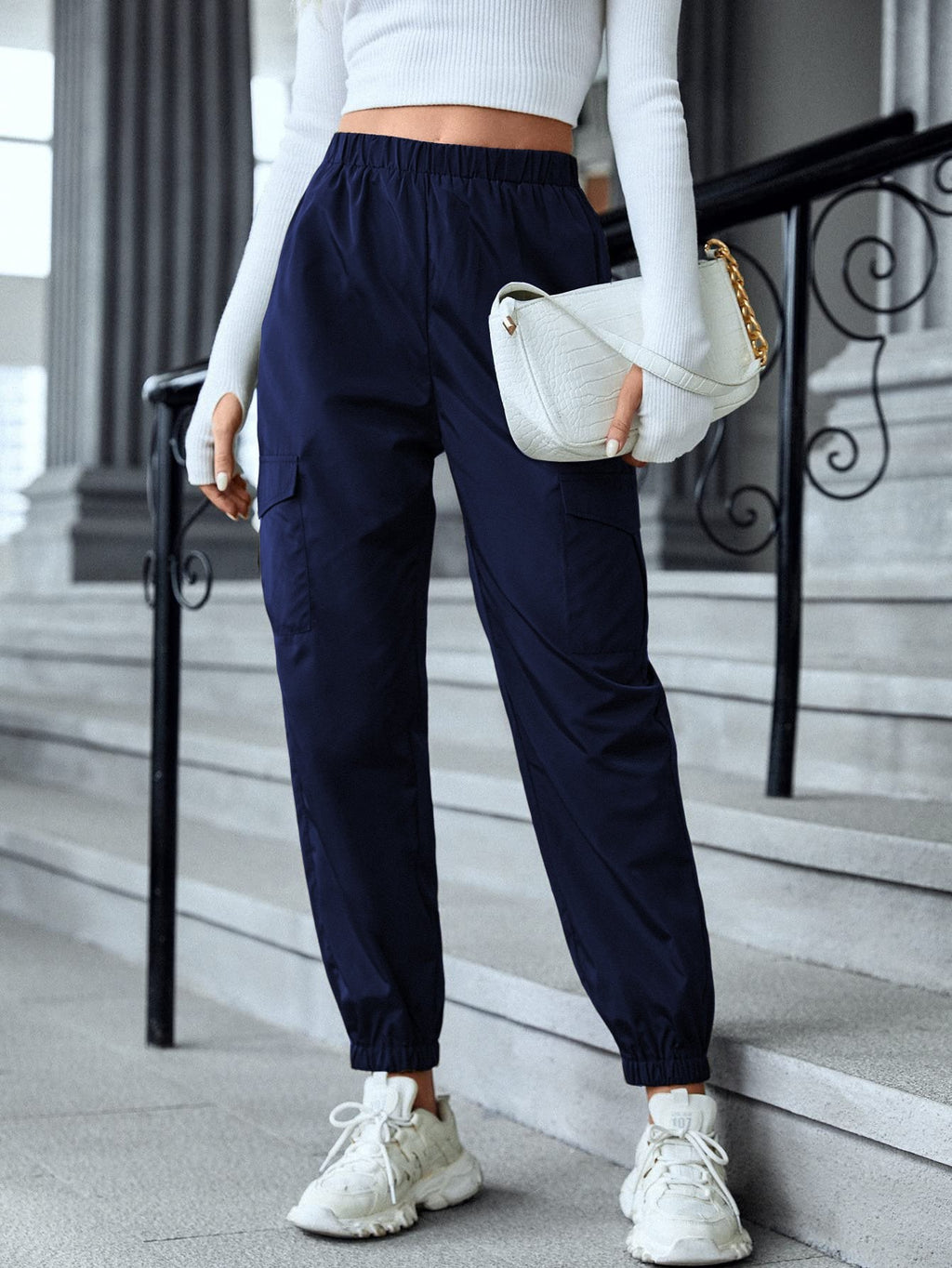 Pantalon décontracté cargo élastique waist coupe ajustée utility pour femme