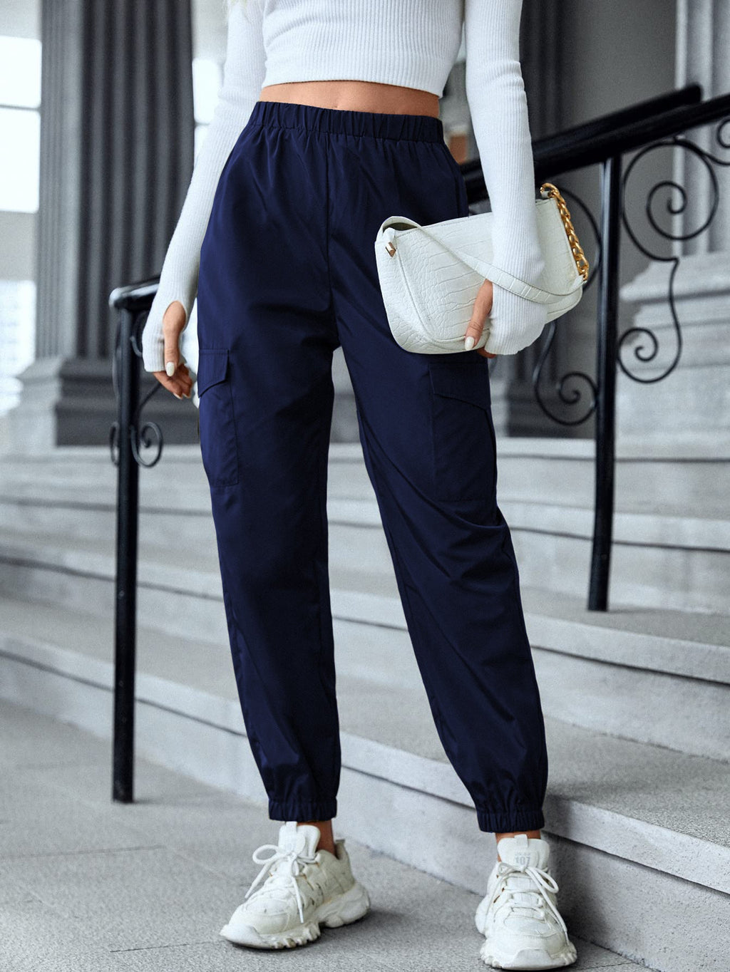 Pantalon décontracté cargo élastique waist coupe ajustée utility pour femme