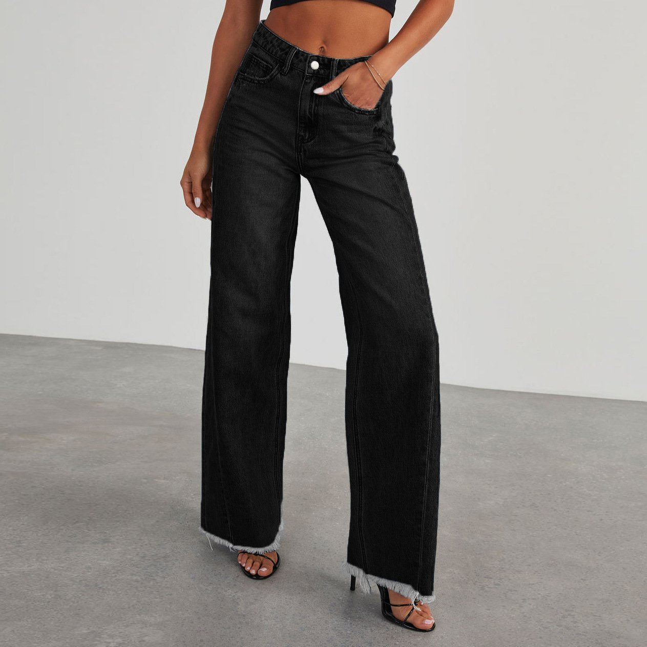 Jean taille haute jambes droites en denim confortable coupe ajustée pour femme