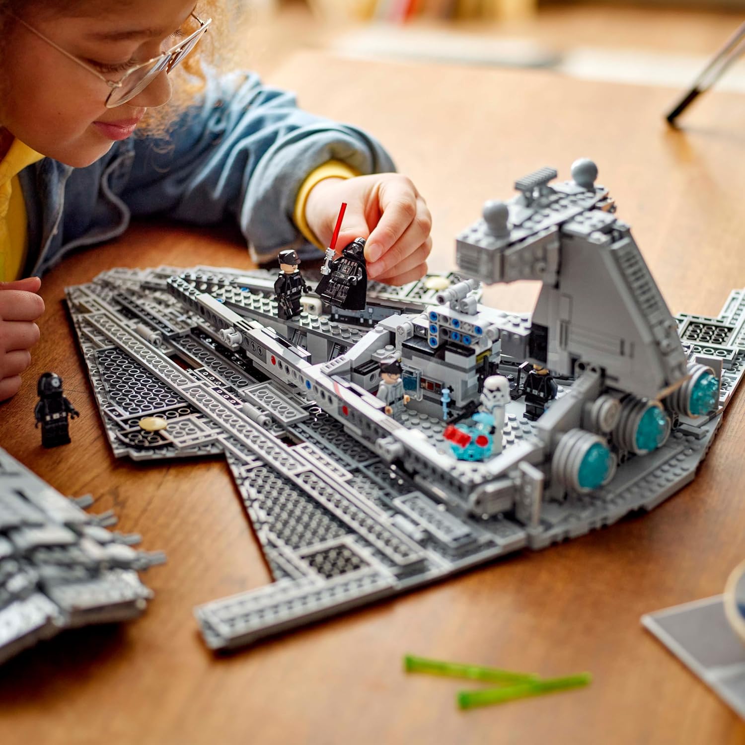 2026 2025 LEGO Star Wars Ensemble de Construction Destroyer Impérial - Construire & Exposer pour Garçons et Filles, À partir de 10 ans - Cadeau d’Anniversaire - Star Wars Darth Vader & 6 Figurines - 75394