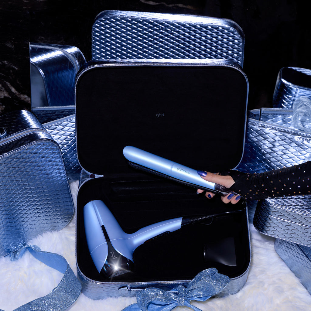 2026 2025 Coffret Cadeau Deluxe ghd - Lisseur Chronos & Sèche-Cheveux Helios en Bleu Icy
