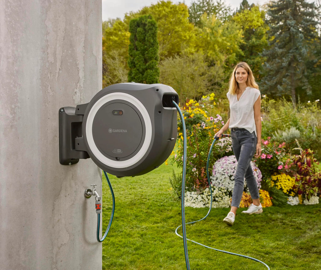 2026 Gardena Akku-Wand-Schlauchbox PowerRoll XL Ready-to-use-Set: Automatischer Schlauchaufroller mit 35 m Gartenschlauch, Schlauchführung und RollControll, Komplett-Set mit Akku (18642-20)