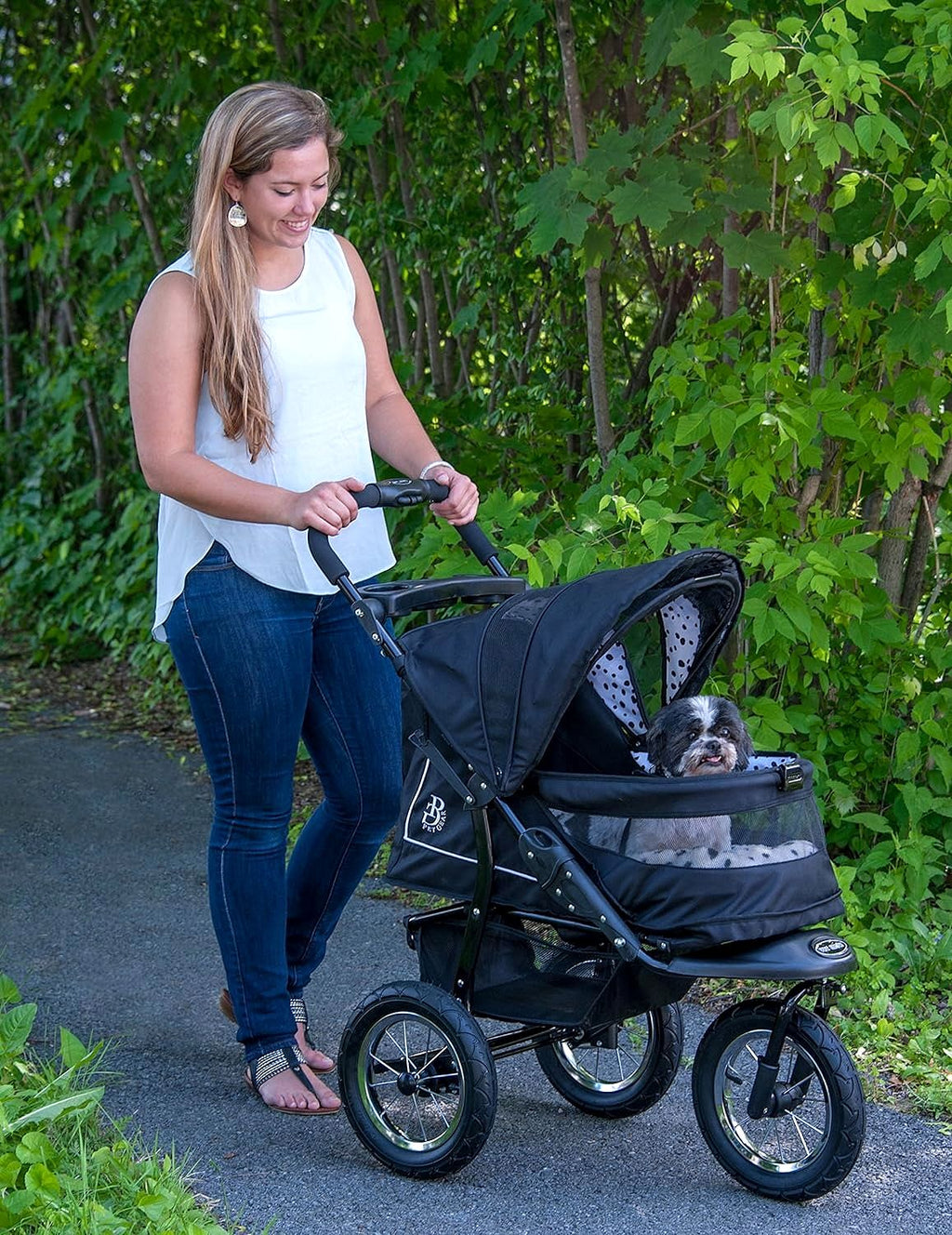 2026 Poussette pour animaux No-Zip NV pour chats et chiens Entrée sans fermeture éclair · Pliage à une main · Roues remplies de gel · Coussin en peluche & protection contre les intempéries inclus · 3 coloris