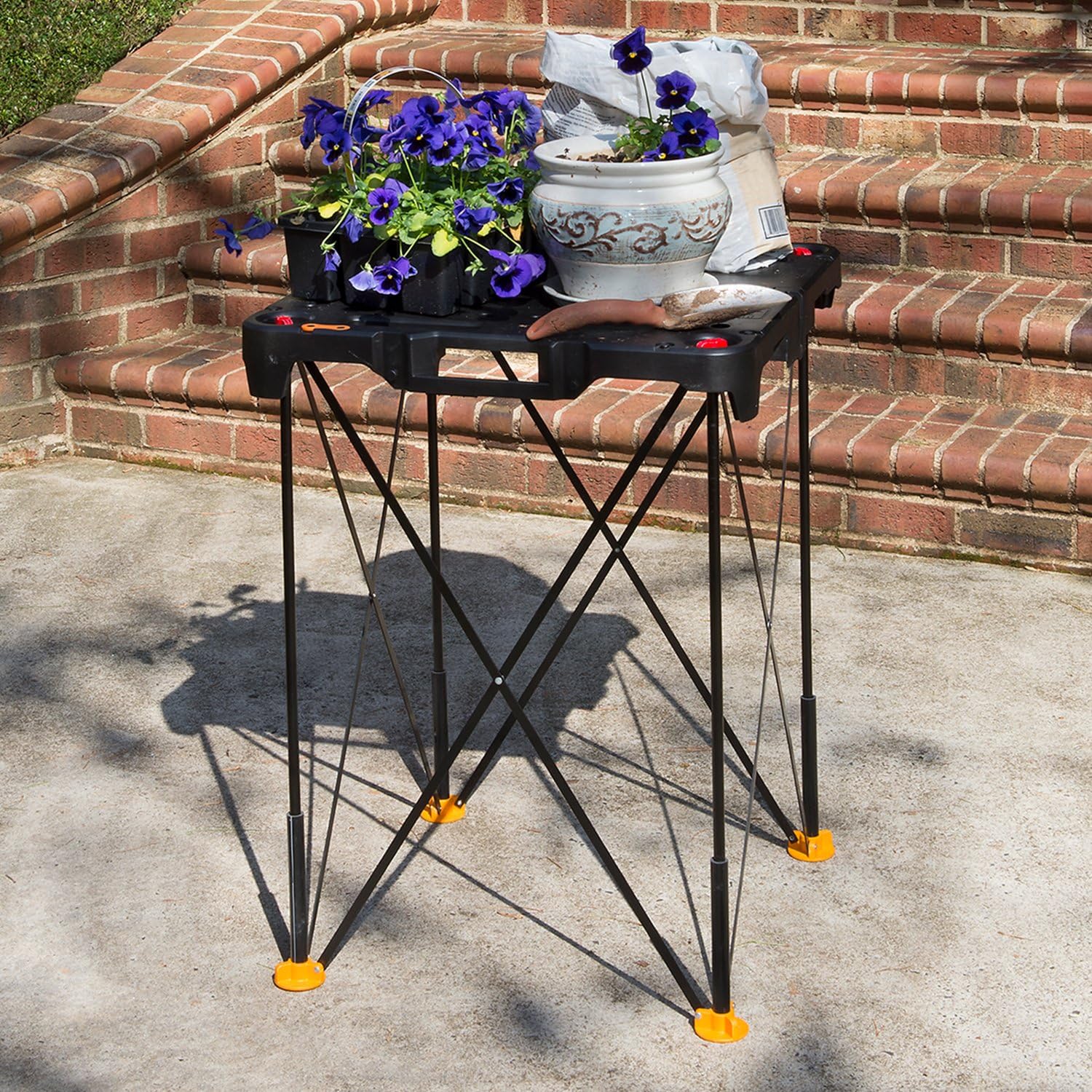 2026 2025 Table de Travail et Chevalet Pliant 2-en-1 Worx Pegasus, Banc de Travail Portable Facile à Installer, 31" L x 25" P x 32" H, Léger avec Haute Capacité de Charge, WX051 - Inclut 2 Serres et 4 Brides