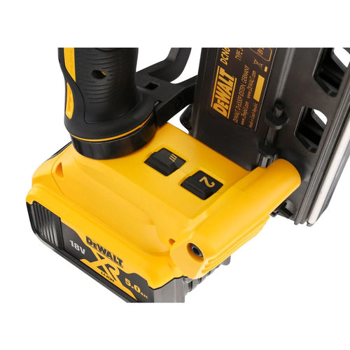 2026 18V/2x5Ah Zwei-Stufen Akku-Nagler&Klammergeräte 90mm (DeWALT DCN692P2-QW)