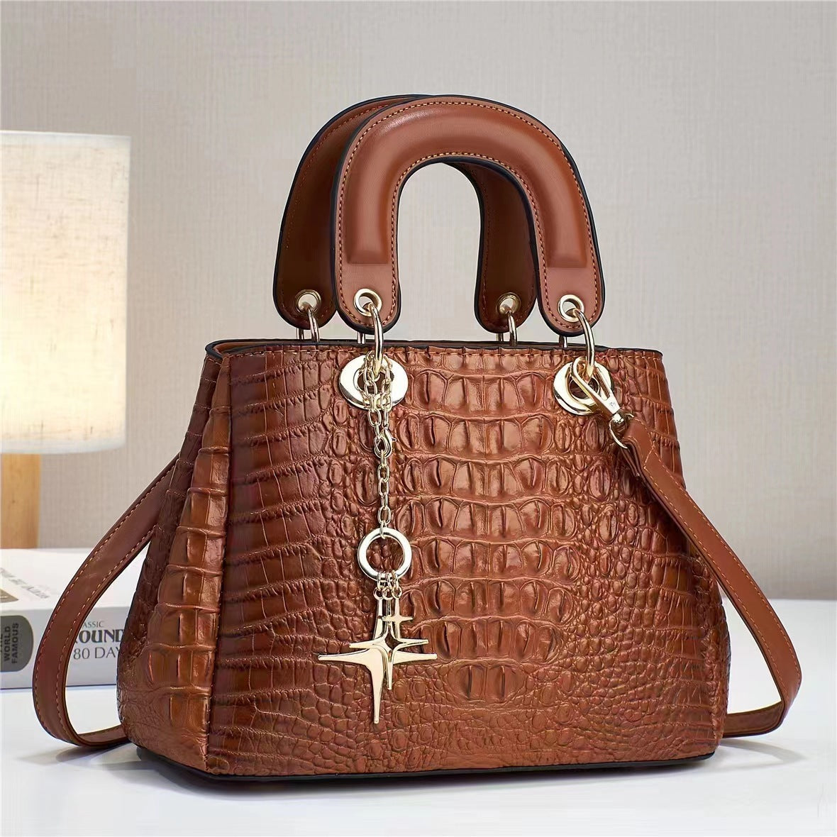 Sac besace élégant brillant PU pour femme