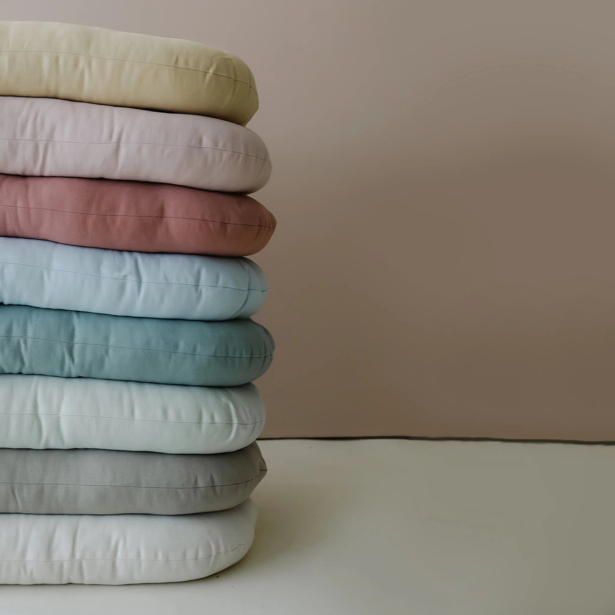 2026 2025 Cale-bébé Snuggle Me – Nid Confortable et Ergonomique pour Bébé en Teinte Naturelle