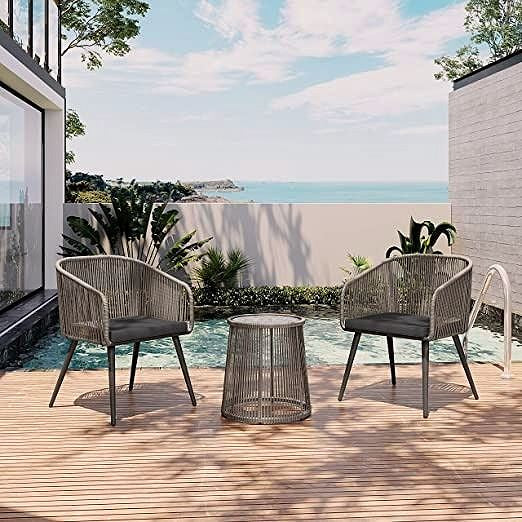 2026 Salon de jardin 3 pièces – Ensemble bistrot en rotin tressé à la main avec coussins imperméables, table avec plateau en verre trempé, mobilier d’extérieur pour terrasse et balcon, marron & gris clair