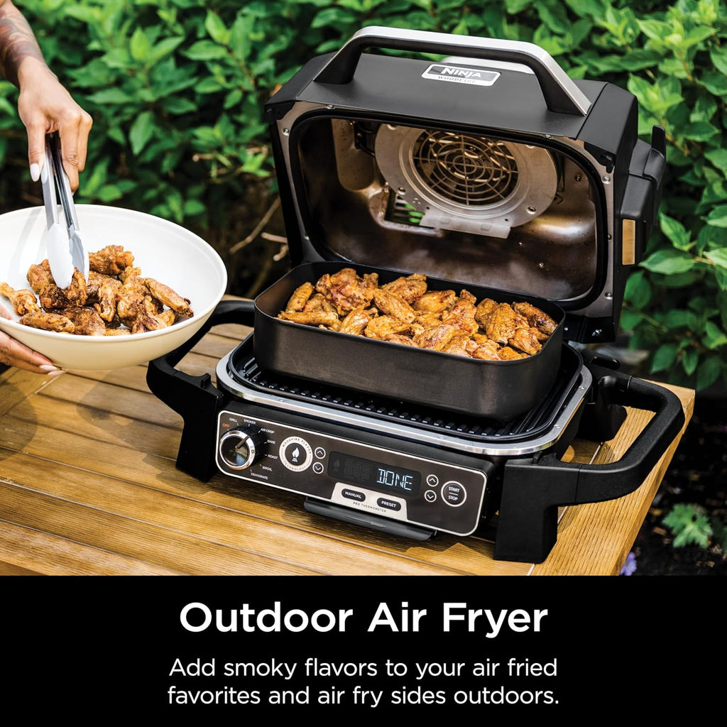 2026 Ninja Woodfire Pro Gril et fumoir 7 en 1 avec thermomètre, friteuse à air, barbecue, pâtisserie, grillades, grillades, barbecue électrique portable pour extérieur, gris