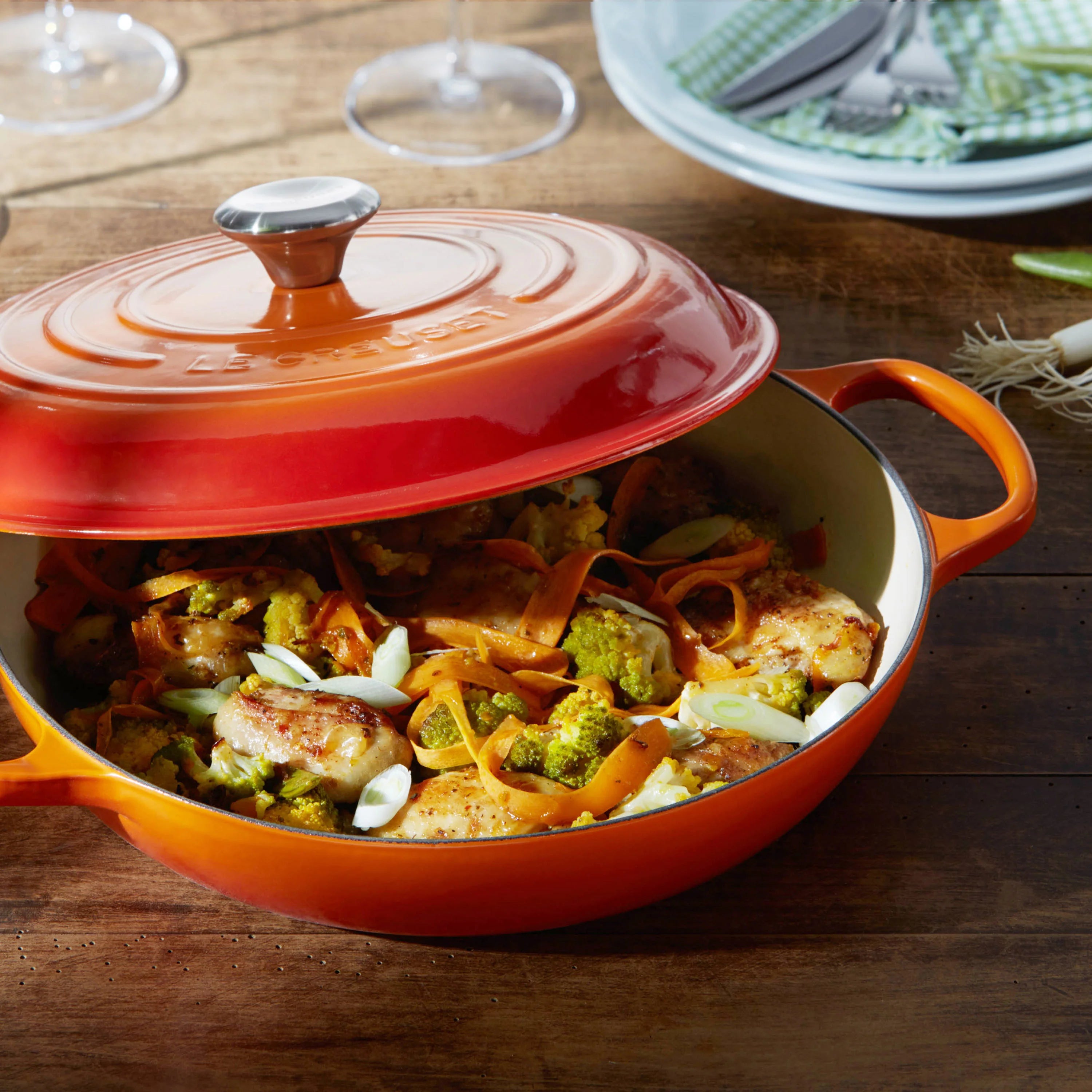 2026 2025 Le Creuset Signature Cocotte en Fonte Émaillée 5 Quart – Couleur Flamme