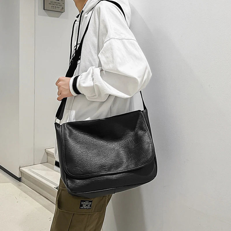 2026 Men's British Style Simple Vintage PU Leather Messenger Bag