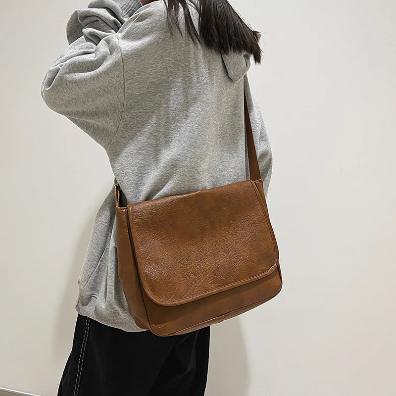 2026 Men's British Style Simple Vintage PU Leather Messenger Bag