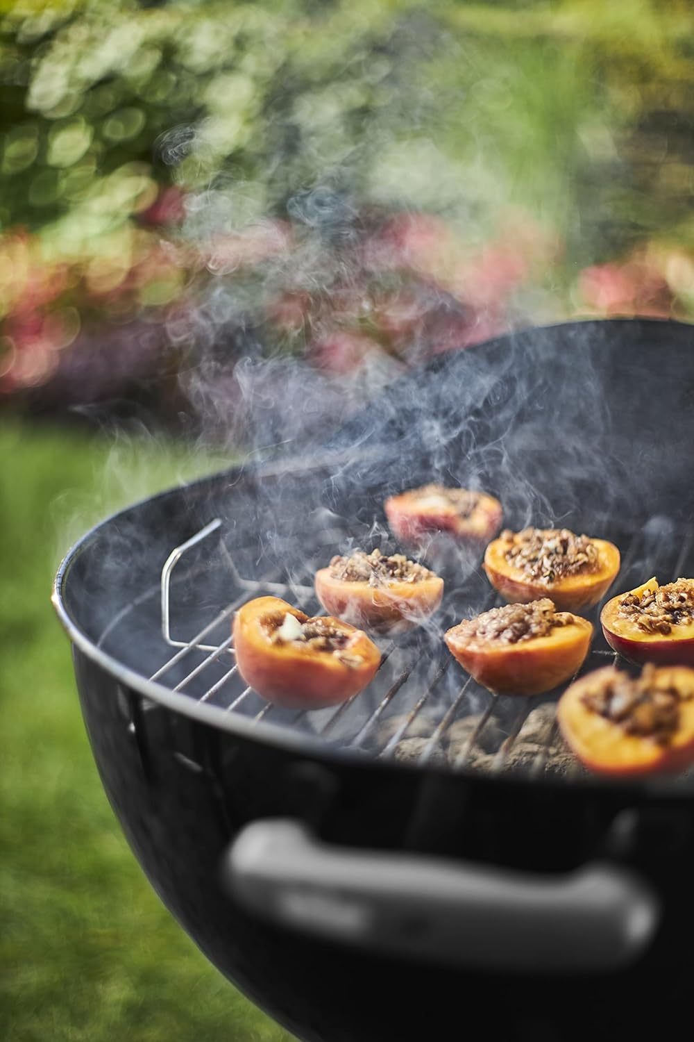2026 2025 Weber Classic Kettle 57 cm – Barbecue à Charbon, Grille Acier Triple Couche, Édition Limitée