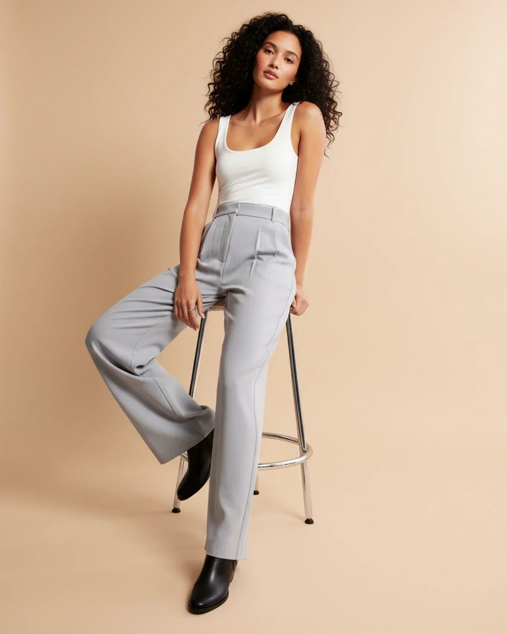 Pantalon taille haute plissé jambes larges tailleur coupe pour femme